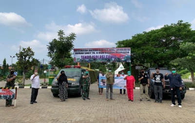 Lima Komunitas Gandeng PWI Peduli Salurkan 1000 APD