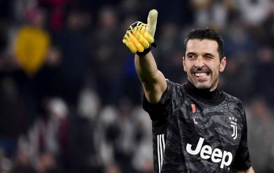 Buffon Belum Mau Berhenti