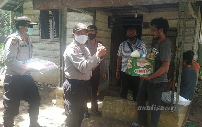 Mantan Napi Asimilasi dan Masyarakat Kurang Mampu Terima Bantuan