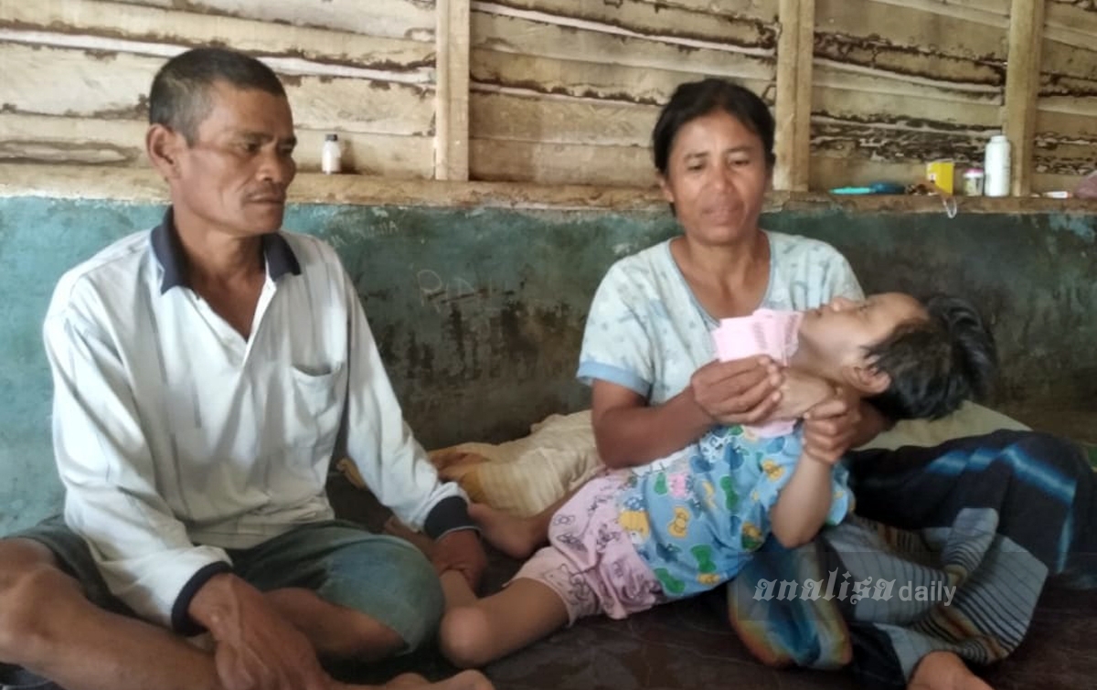 Master Parulian Tumanggor Beri Sumbangan Kepada 8 Keluarga