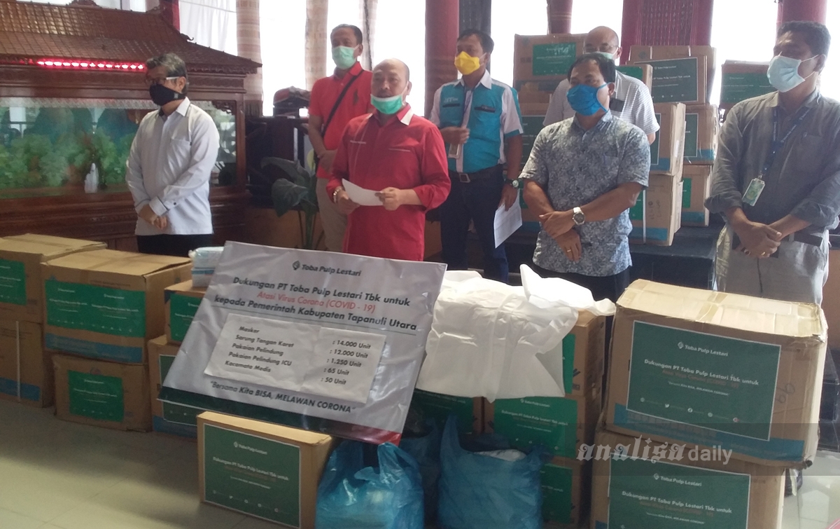 Toba Pulp Lestari Bagikan Alat Pelindung Diri