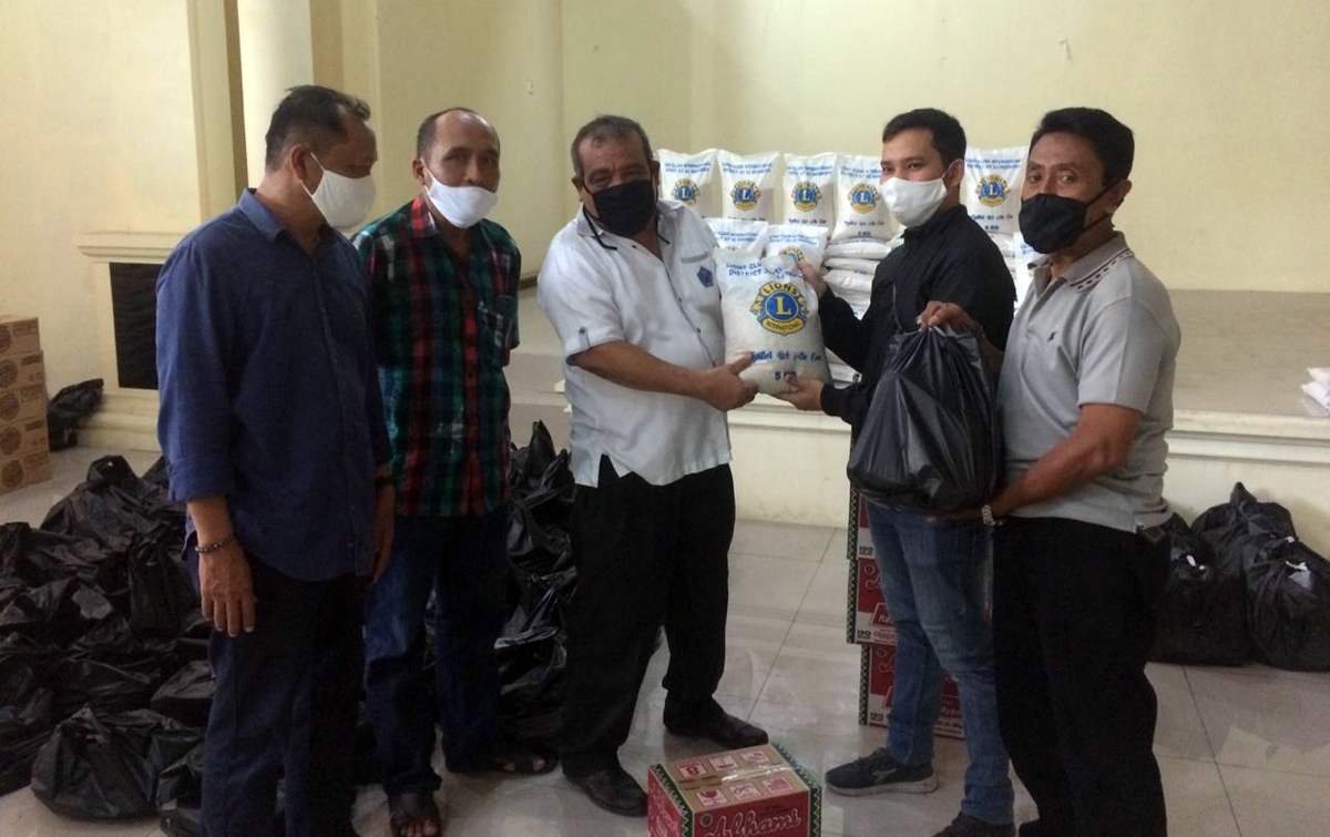 PWI Sumut Bagikan Paket Idul Fitri Kepada Anggota