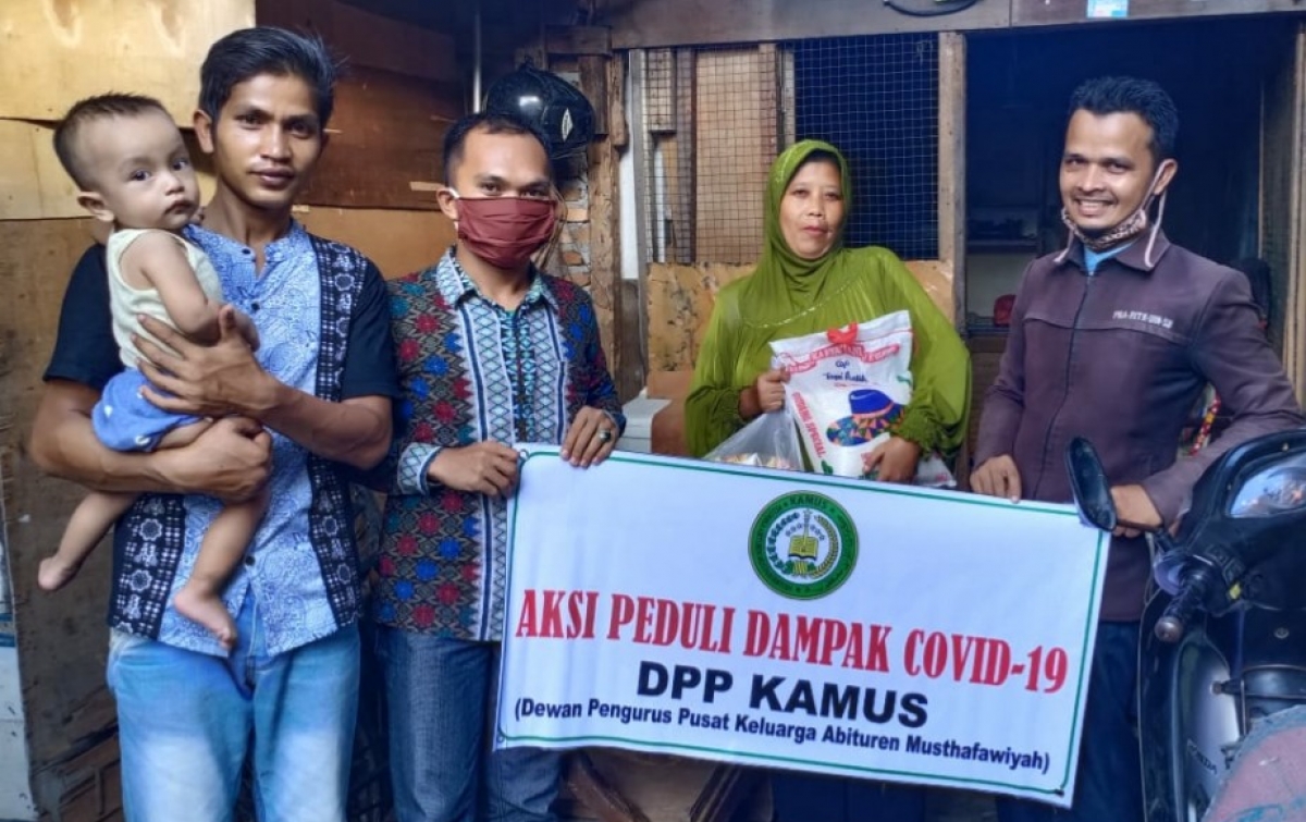 Peduli Terhadap Sesama, DPP Kamus Bagikan Ribuan Paket Sembako