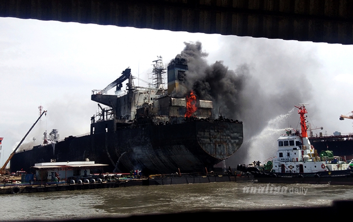 Korban Meninggal Dunia Akibat Terbakarnya Kapal Tanker MT Jag Leela 5 Orang