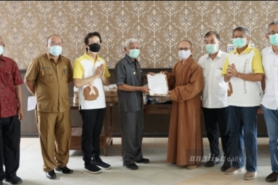 Yayasan Samma Sambodhi Kisaran Serahkan Bantuan APD