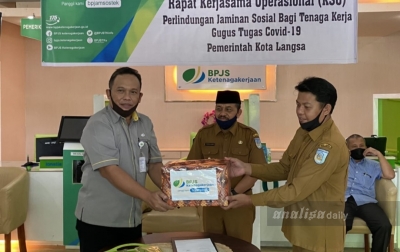 BPJS Ketenagakerjaan Serahkan 2.000 Masker Kepada Pemko Langsa