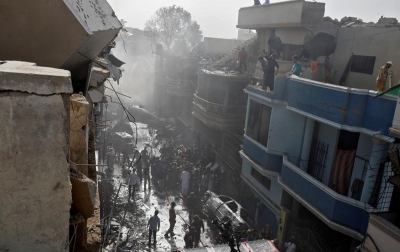 Kecelakaan Pesawat di Karachi: 97 Tewas, 2 Selamat