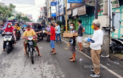 Masyarakat Tionghoa di Kisaran Bagi-bagi Masker