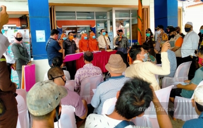 2.414 Keluarga Kelurahan Pasar Sibuhuan Terima BLT