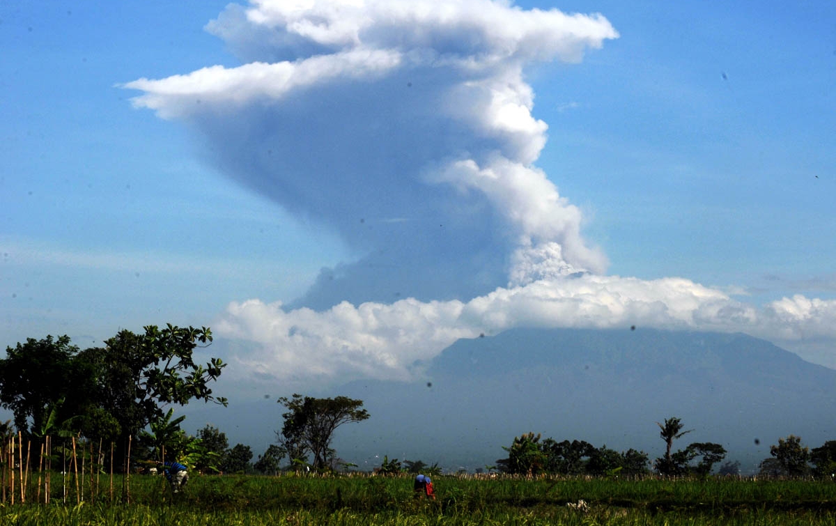 Foto: Gunung Merapi Erupsi