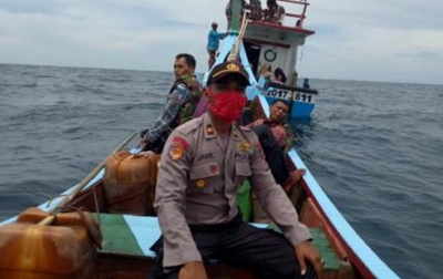 Nelayan Evakuasi 94 WNA Rohingya Terombang Ambing di Tengah Laut