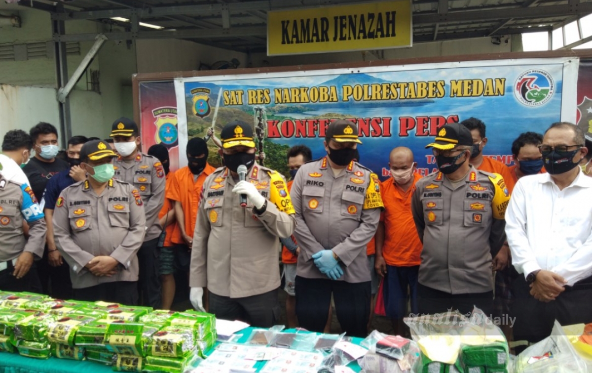 Para Tersangka Pemilik 55 Kg Sabu Gunakan KTP Palsu