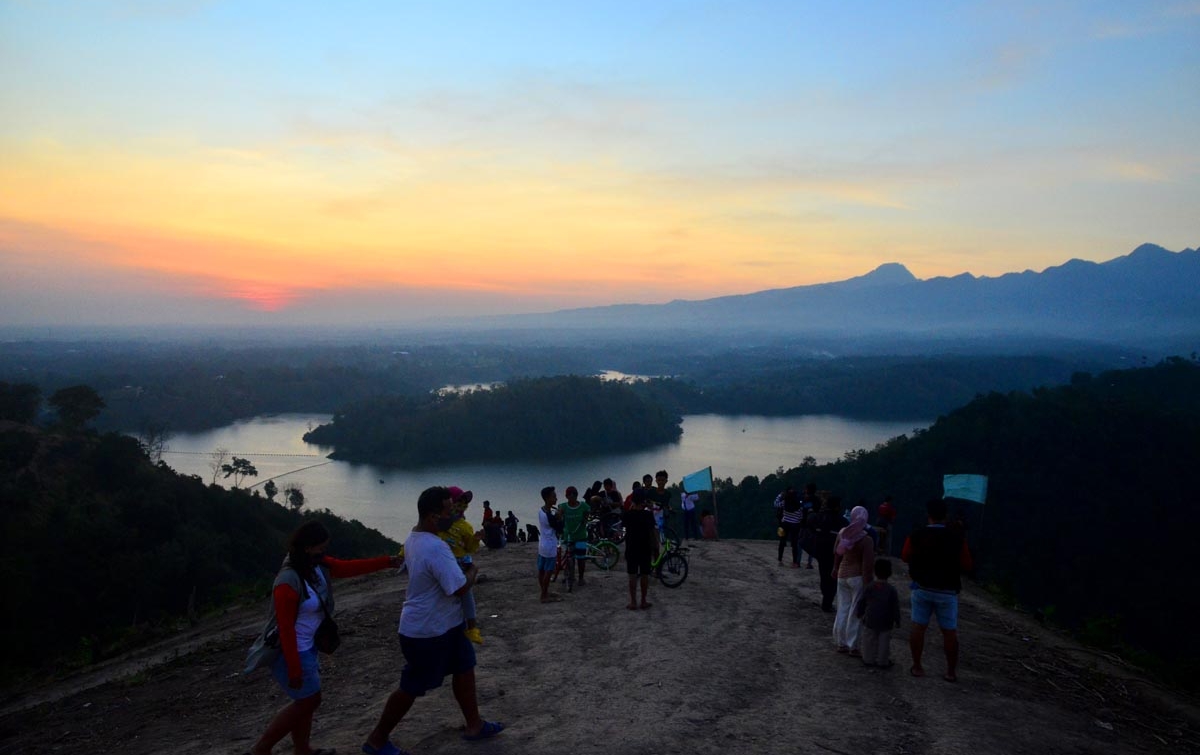 Foto: Lokasi Wisata Bukit Puser Angin