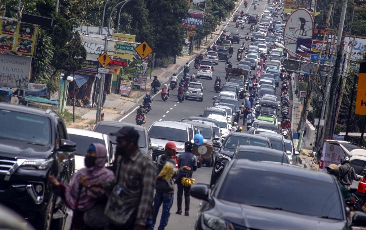 Foto: Kepadatan Kendaraan di Jalur Puncak Bogor