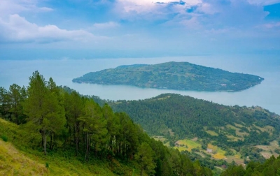 Wishnutama: Danau Toba Berperan Penting Topang Sektor Pariwisata