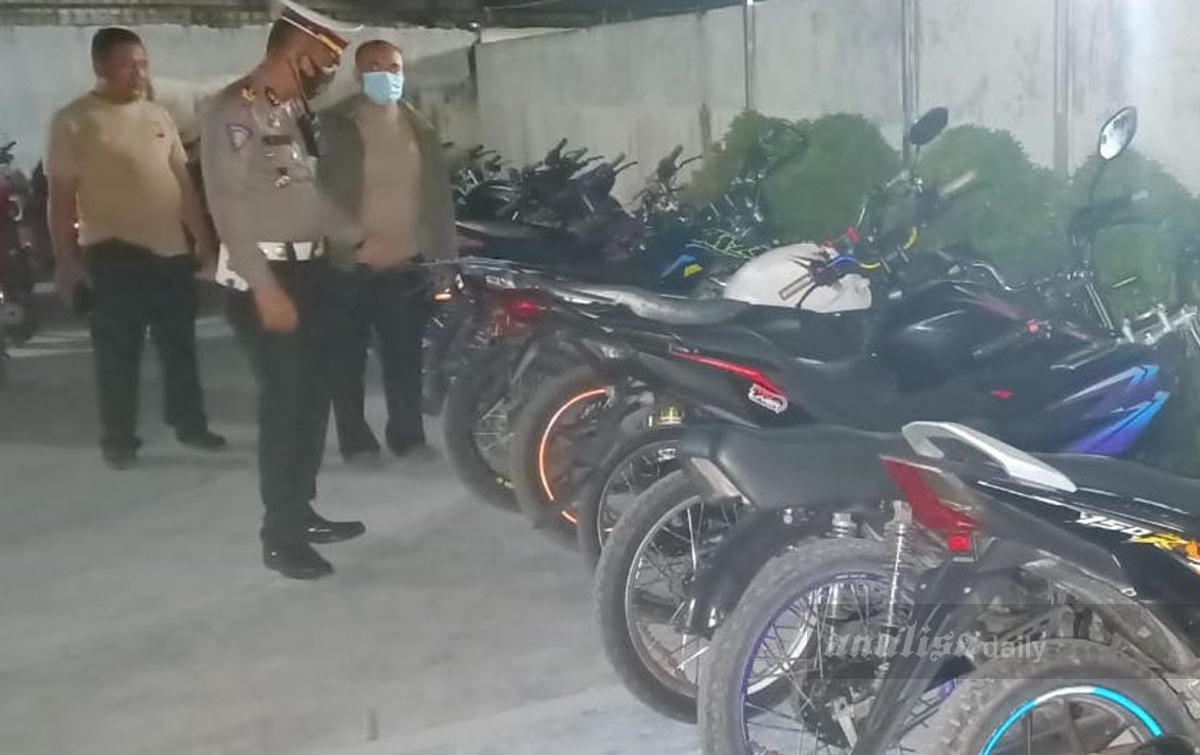 Ugal-ugalan dan Pakai Knalpot Blong, 17 Sepeda Motor Ditilang Polisi