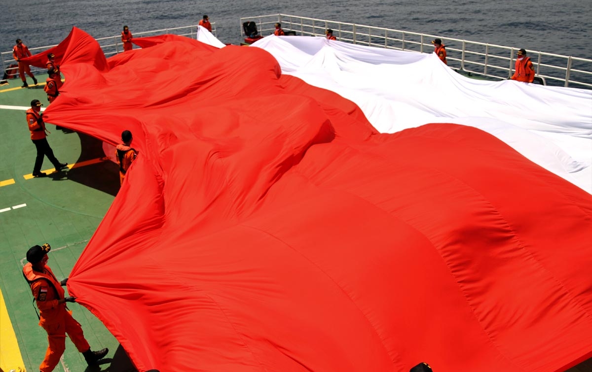Foto: Pembentangan Bendera Merah Putih