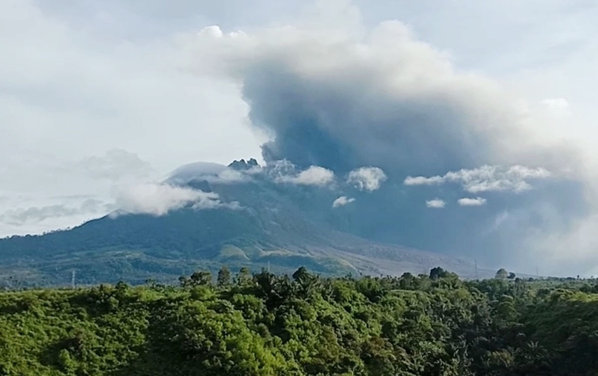 Sinabung Kembali Erupsi Pagi Tadi, Tinggi Kolom 1.000 Meter