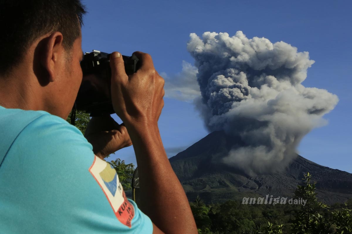 Foto: Gunung Sinabung Kembali Erupsi