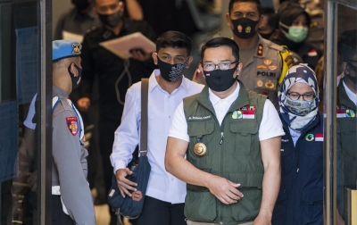 Foto: Ridwan Kamil Jalani Suntik Vaksin Covid-19