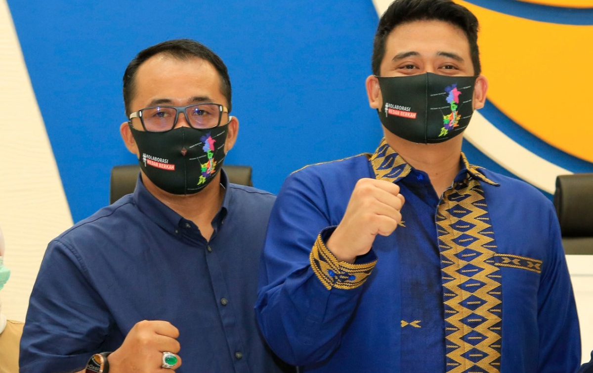 Pakai Baju Motif Uis Karo, Ave: Cara Terbaik Mengenalkan Karya Kami