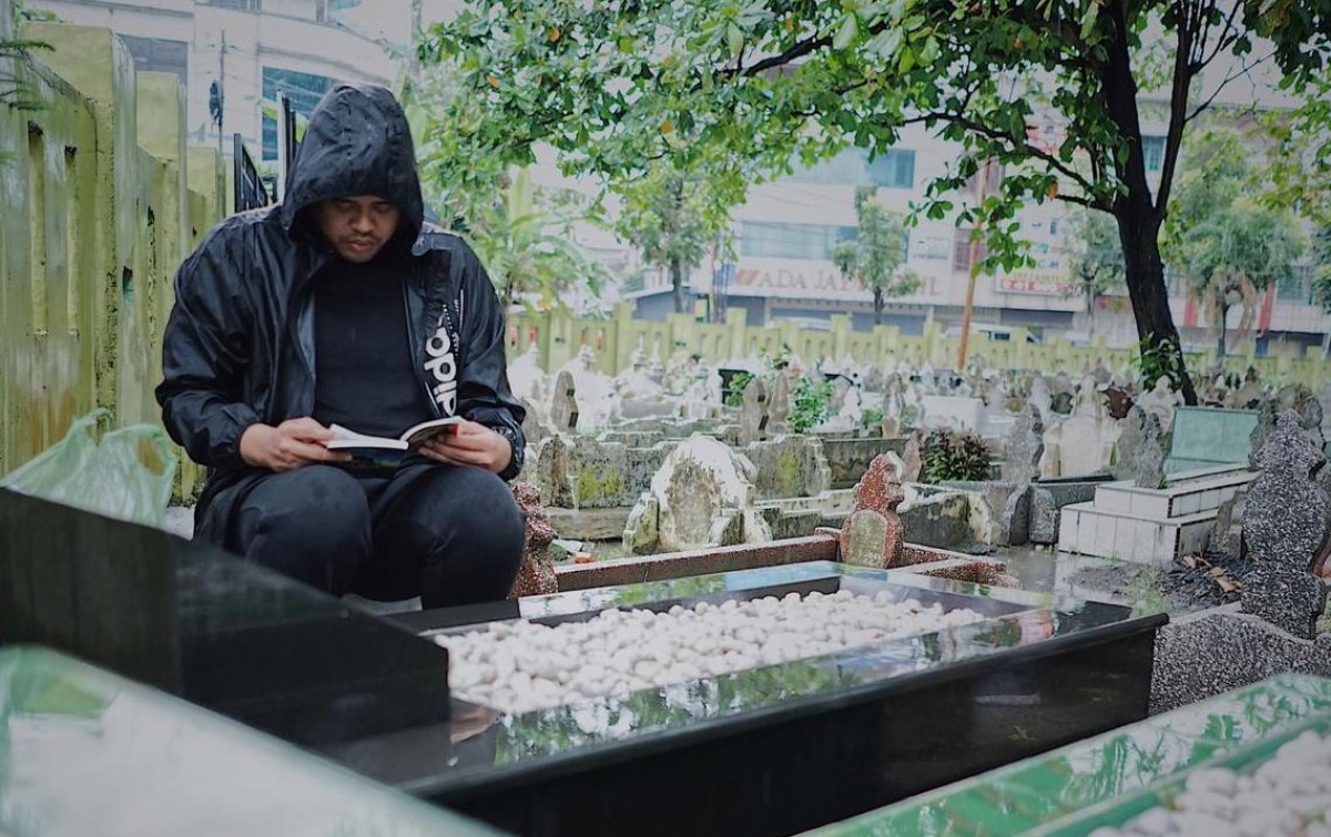Bobby Nasution Ziarahi Makam Ayah Jelang Pendaftaran ke KPU Medan