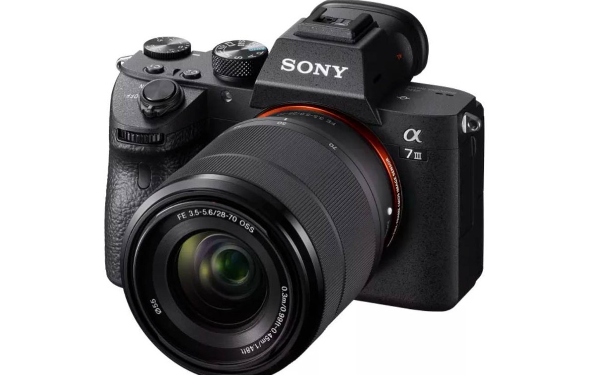 Sony Akan Umumkan Kamera Mirrorless A7c