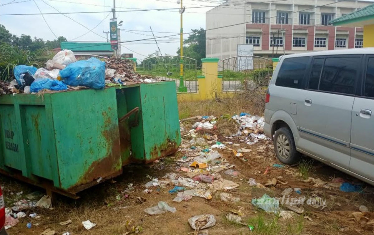 Sampah Menumpuk, Panisean: Fasilitas Belum Memadai