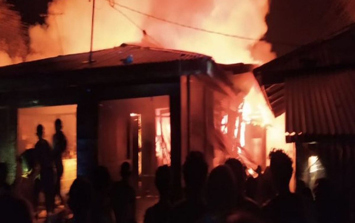 Lima Rumah Warga di Desa Jaring Halus Terbakar