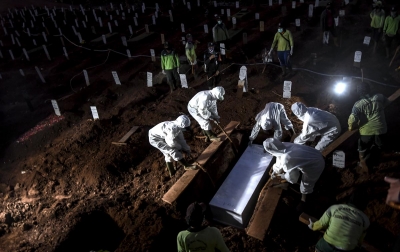 Foto: Pemakaman Jenazah Covid-19