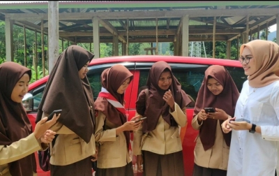 Kini Pelajar di Tigo Lurah Bisa Belajar dari Rumah Pakai Telkomsel