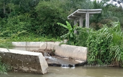 Bangunan Irigasi Saba Hotang Ambruk