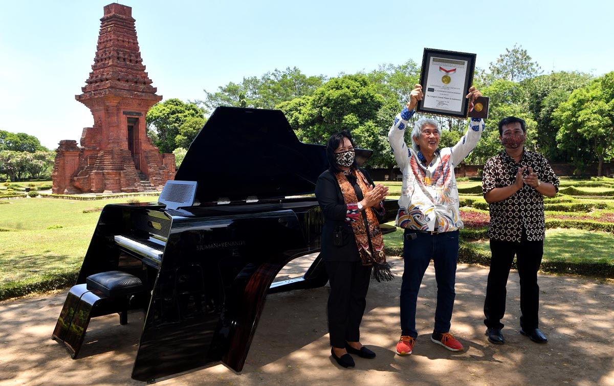 Foto Rekor MURI Piano Terbesar Buatan  Indonesia  Hiburan 