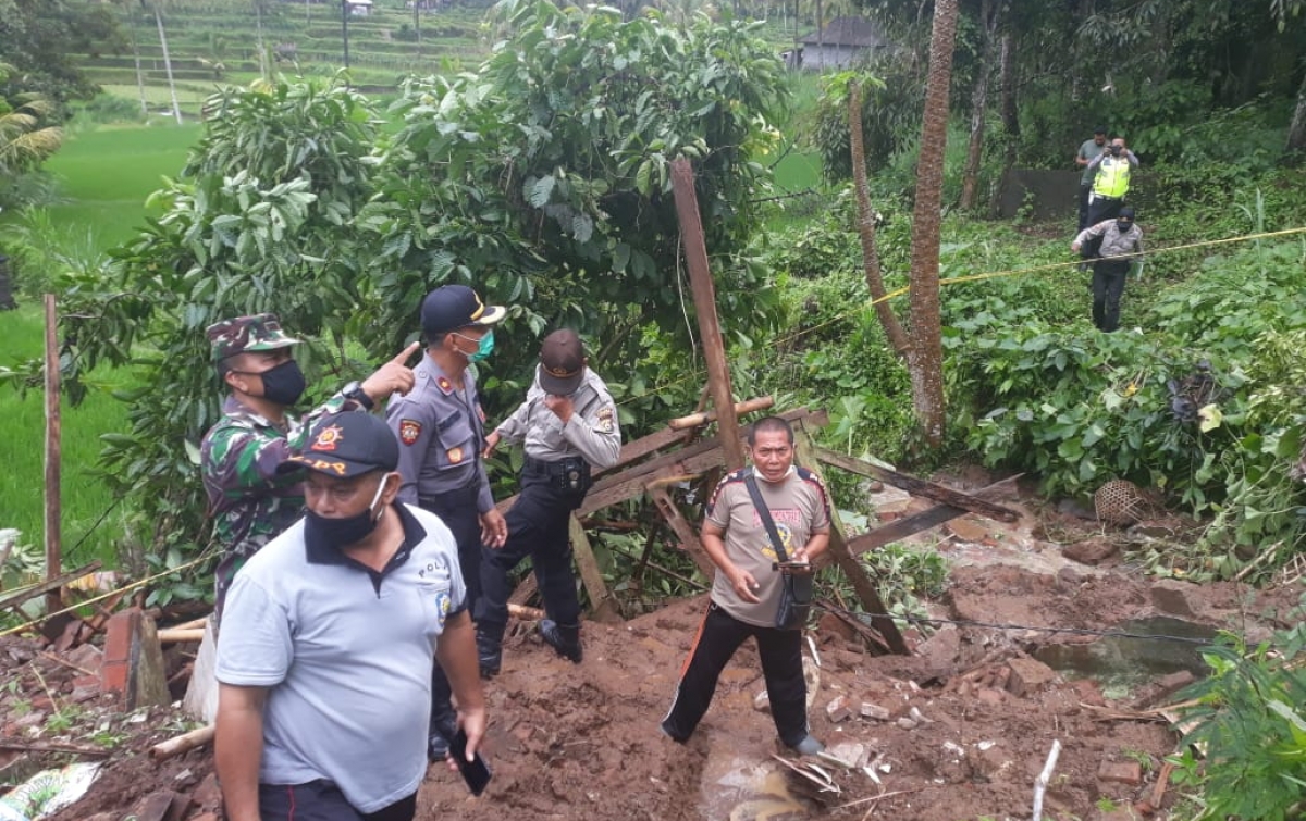 Tanah Longsor Telan 1 Korban Jiwa Warga Karangasem