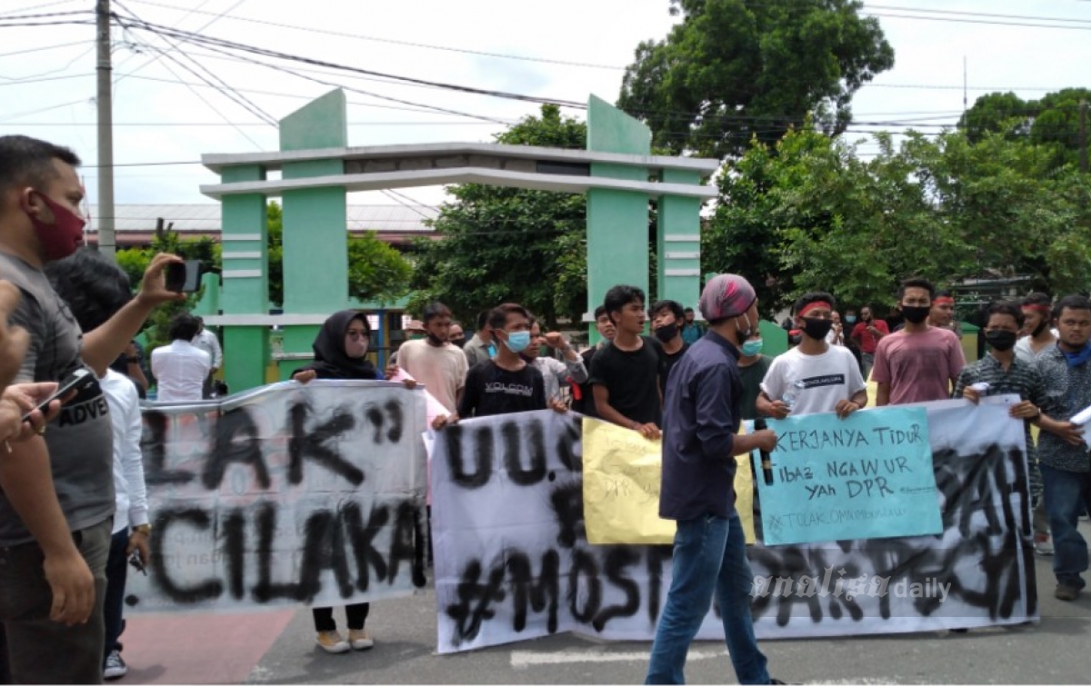 Walikota Tebingtinggi Ajak Massa Baca UU Cipta Kerja