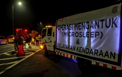 Foto: Operasi Mengantuk di Jalan Tol