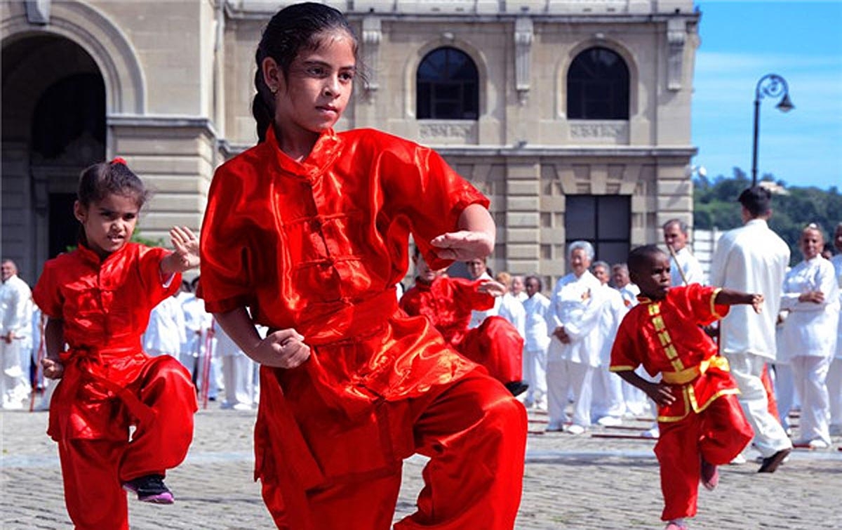 Masyarakat Kuba Lawan Covid-19 Dengan Berlatih Wushu