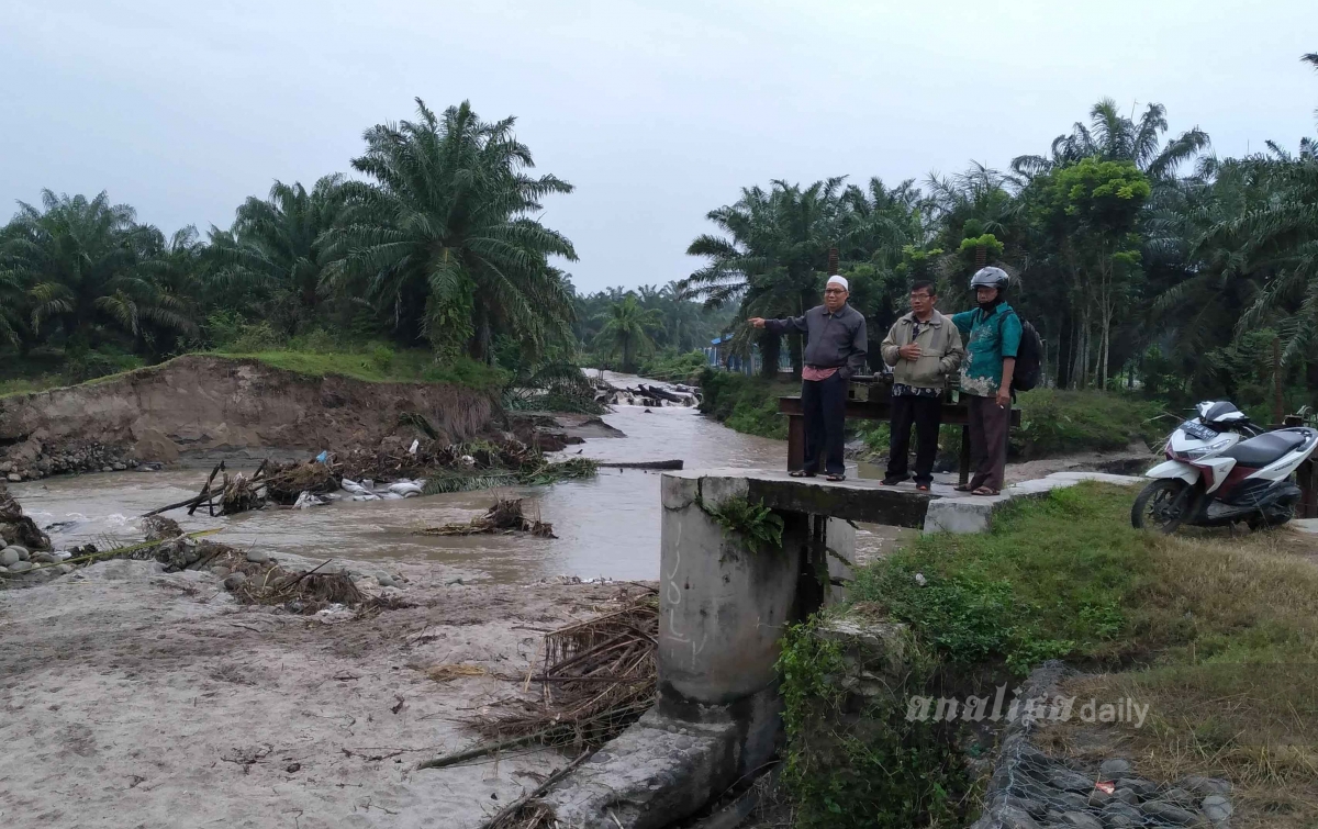 Dampak Banjir, Petani Dolokmasihul Tak Bisa Turun ke Sawah