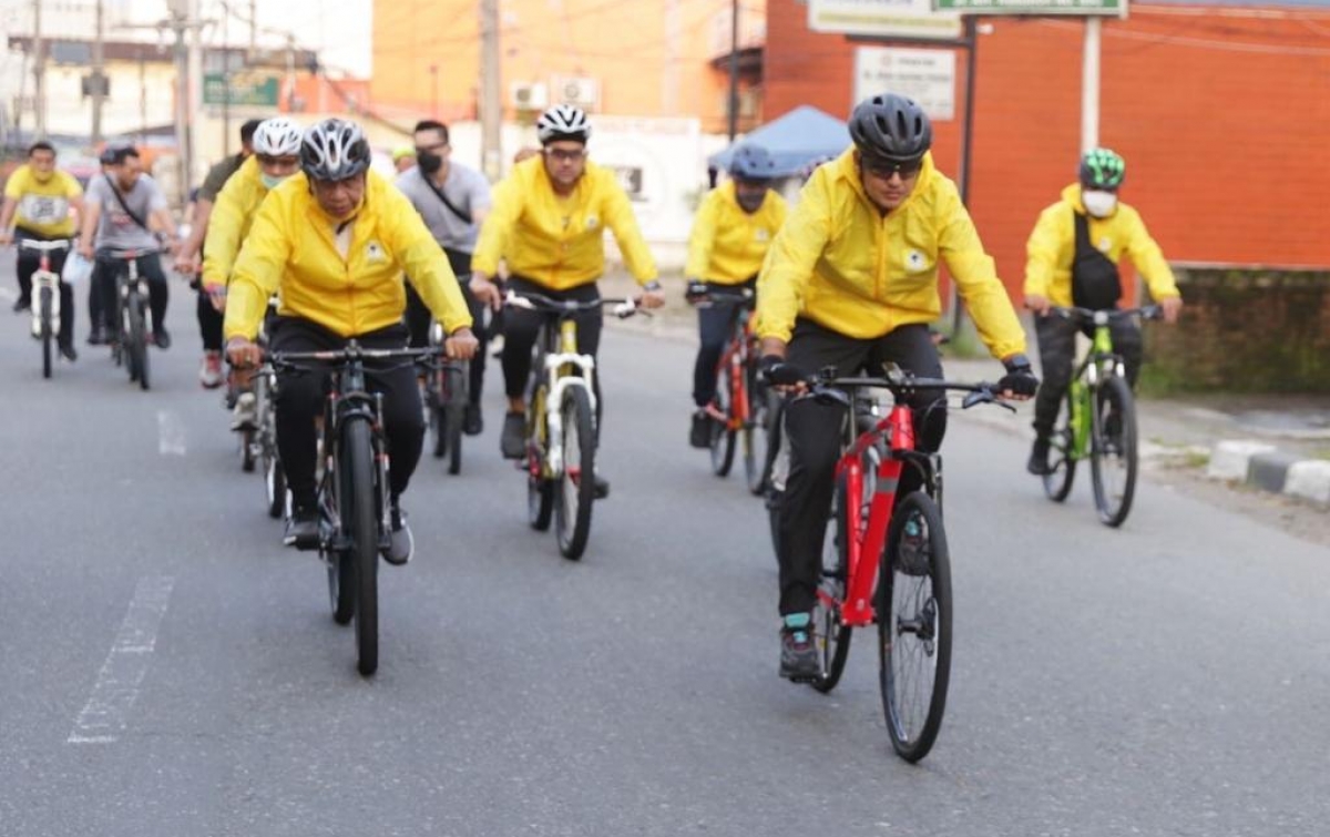 Ijeck Ajak Seniornya Gowes Keliling Medan