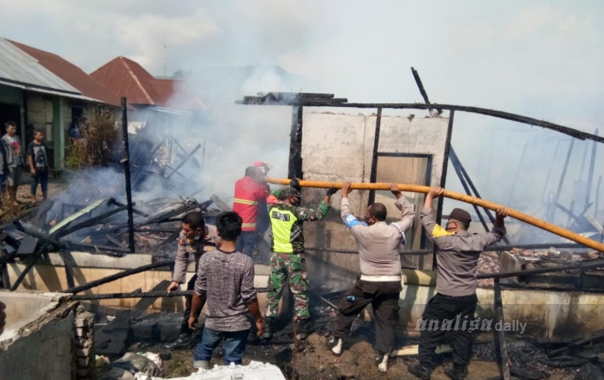 Empat Rumah Terbakar di Kutabangun, Kerugian Capai Miliaran Rupiah