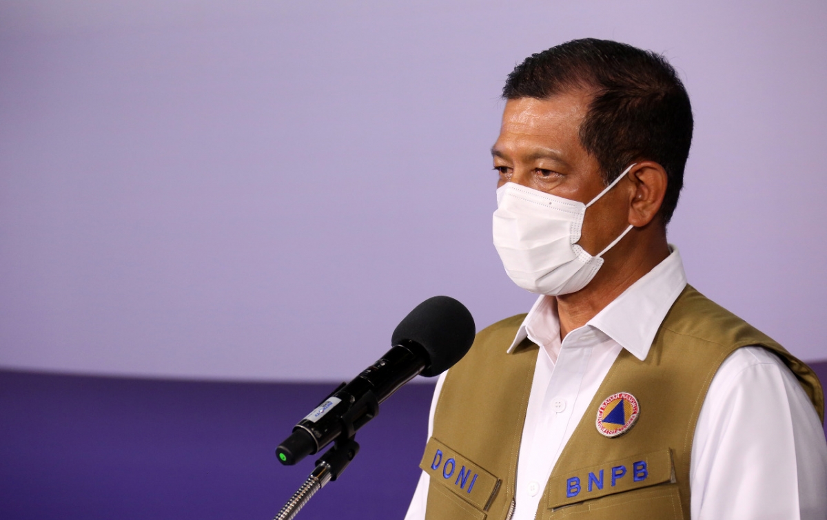 Pemberian Masker ke Panitia Kegiatan Rizieq Shihab untuk Tegakkan Protokol Kesehatan