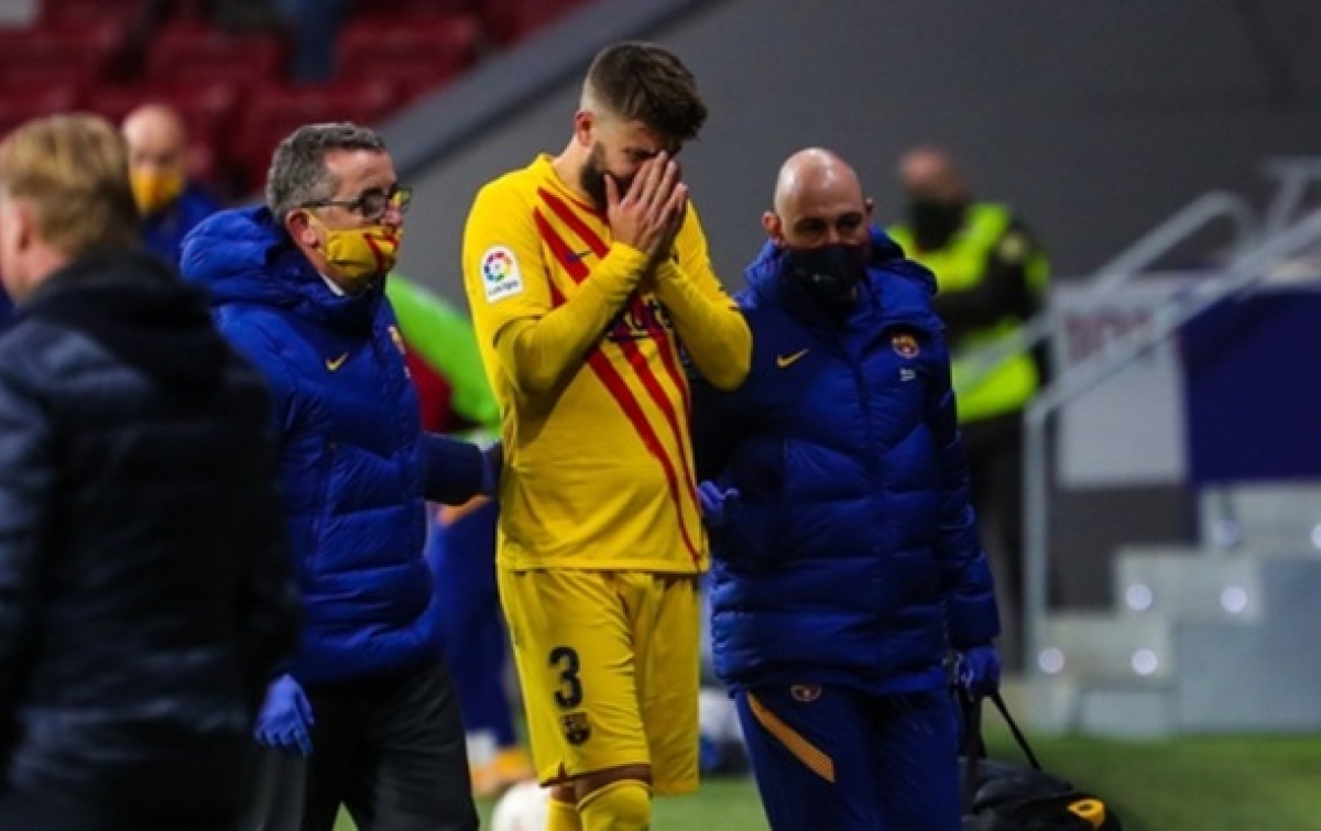 Dua Pemain Barcelona Alami Cedera Kaki
