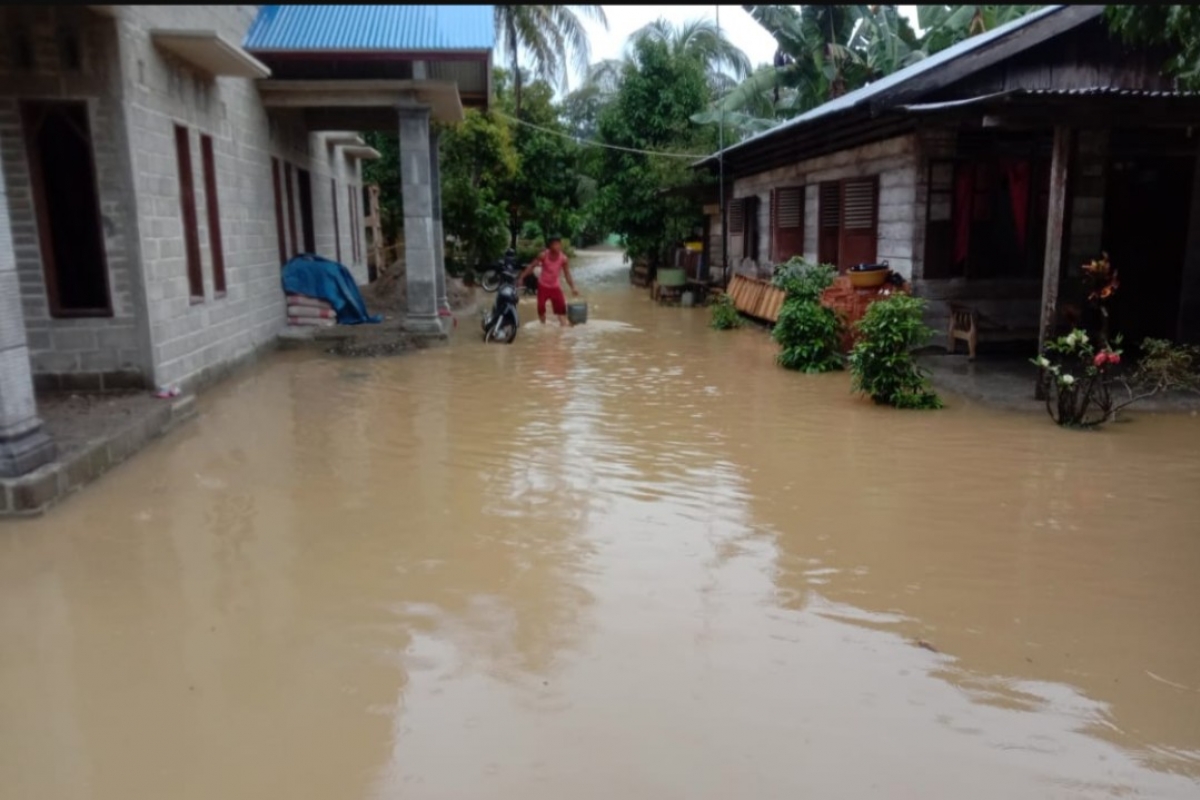 Sungai Tenang Meluap, Dua Kecamatan di Langkat Terendam Banjir