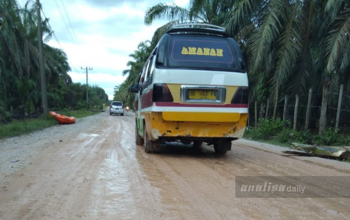Sempat Lumpuh Akibat Banjir, Jalan Barakaz Kembali Normal