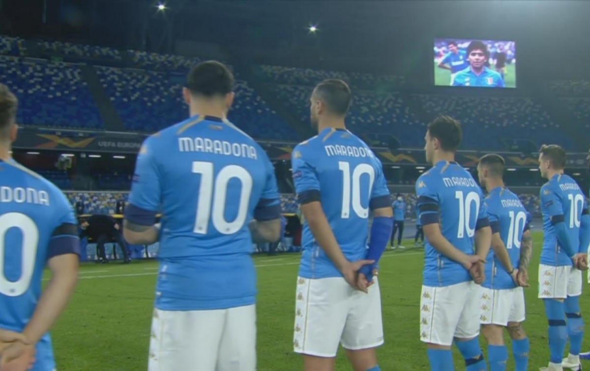 Napoli Gelar Penghormatan Kepada Maradona