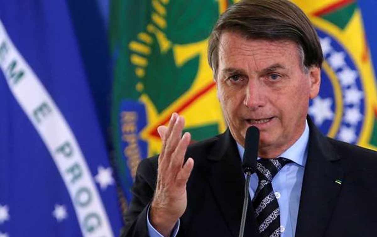 Jair Bolsonaro Tidak Akan Mengambil Vaksin Corona