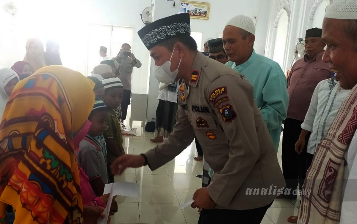 Polsek Tanjungpura dan IPHI Santuni Anak Yatim