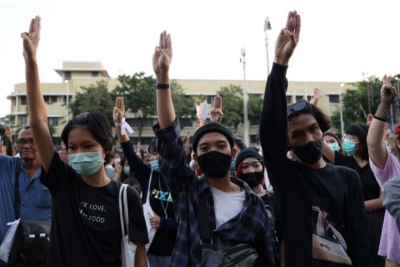 Ribuan Orang Demo Minta PM Thailand Mundur