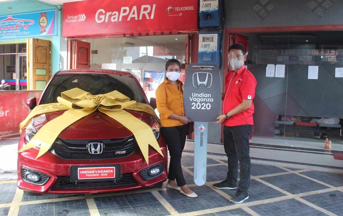 Pelanggan Setia Telkomsel Bawa Pulang 1 Unit Mobil