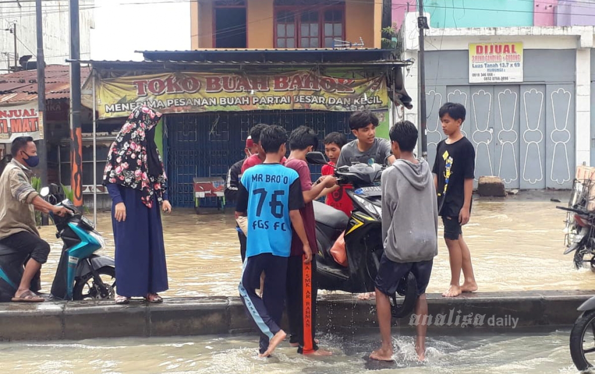 Warga Korban Banjir Kampung Lalang Harapkan Bantuan Pemerintah